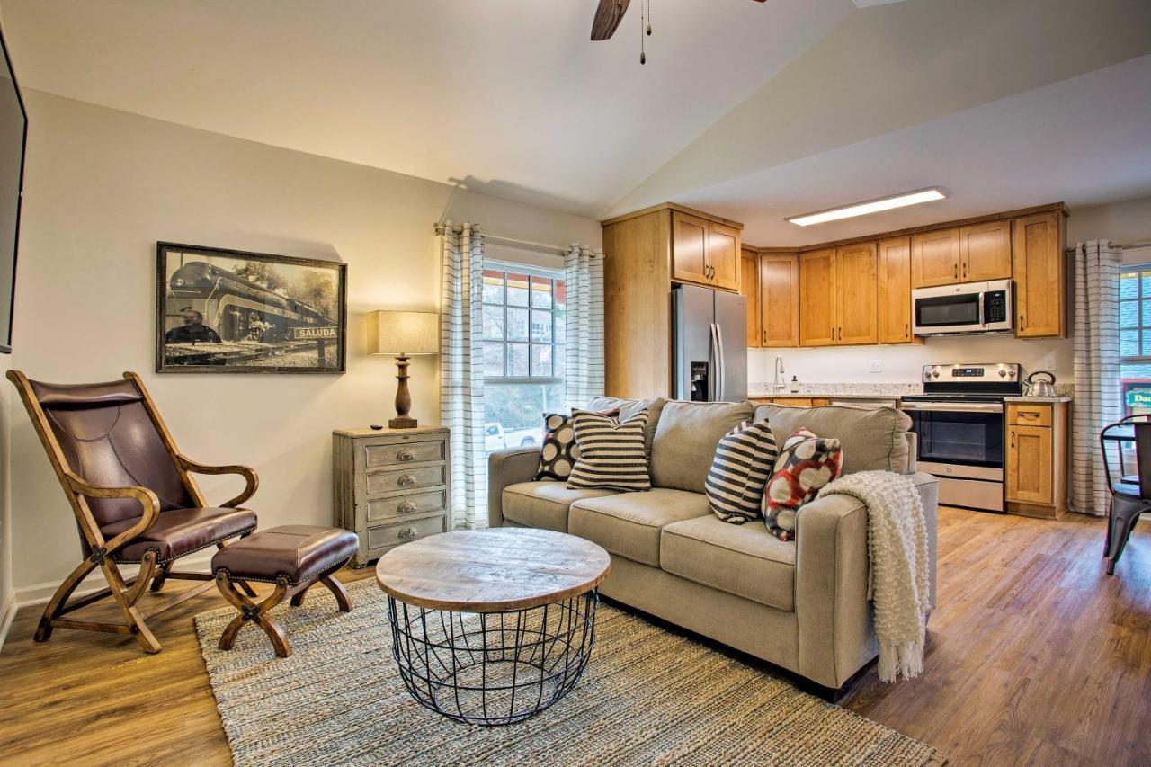 Newly Remodeled Apartment On Main Street In Saluda Extérieur photo