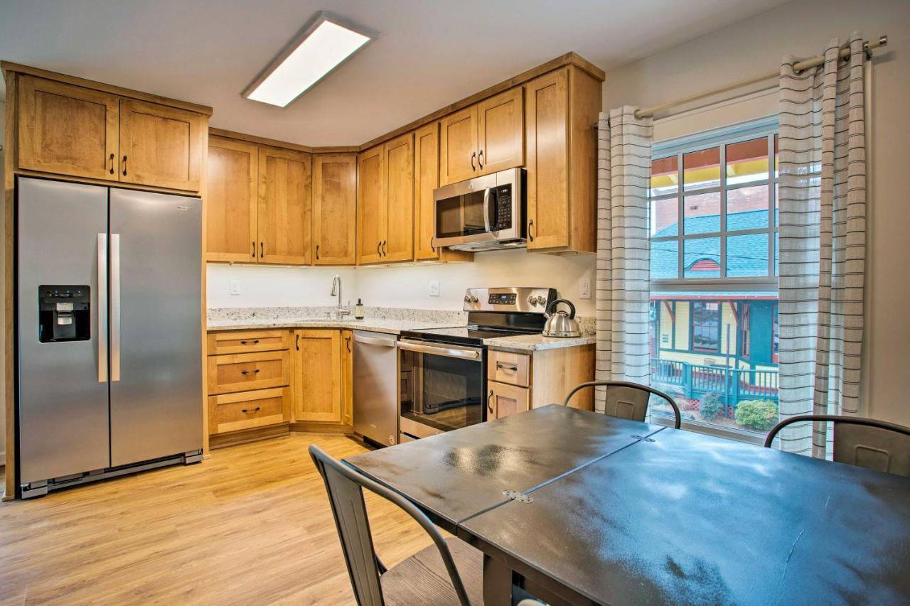 Newly Remodeled Apartment On Main Street In Saluda Extérieur photo
