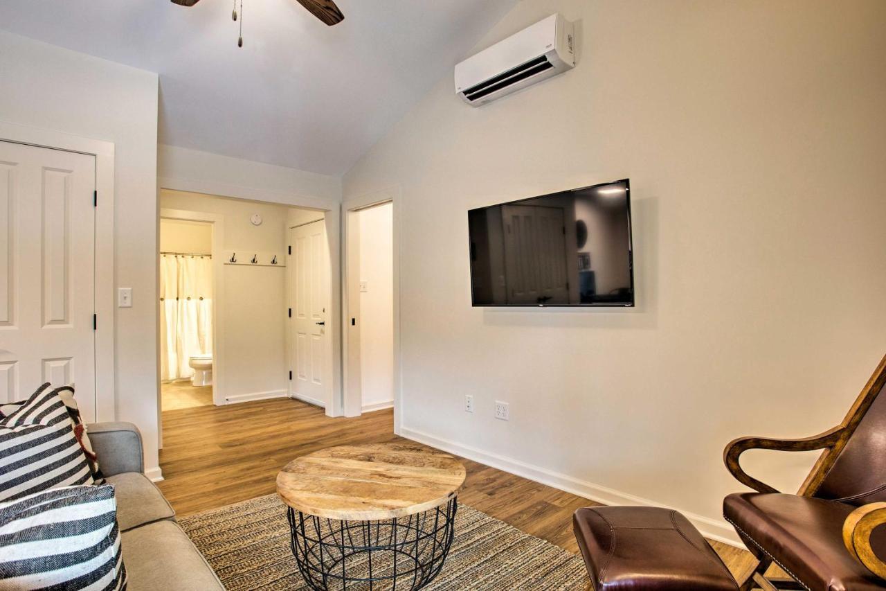 Newly Remodeled Apartment On Main Street In Saluda Extérieur photo