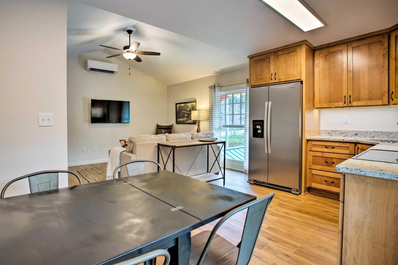 Newly Remodeled Apartment On Main Street In Saluda Extérieur photo